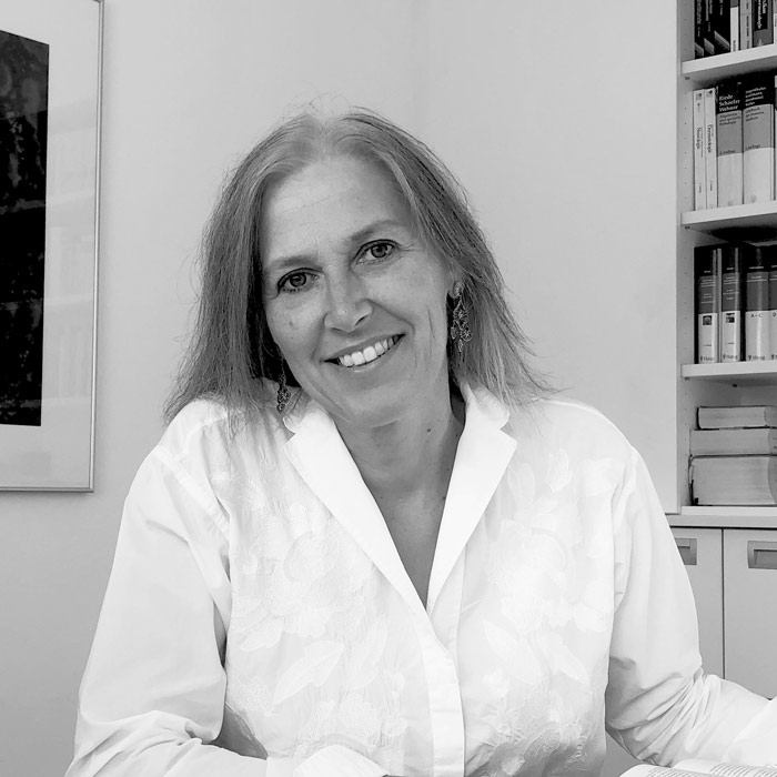Dr. Bernadette Altenhofer